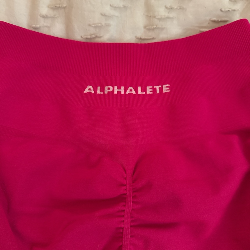 LAST CHANCE Alphalete Ampily Shorts - Picture 2 of 5